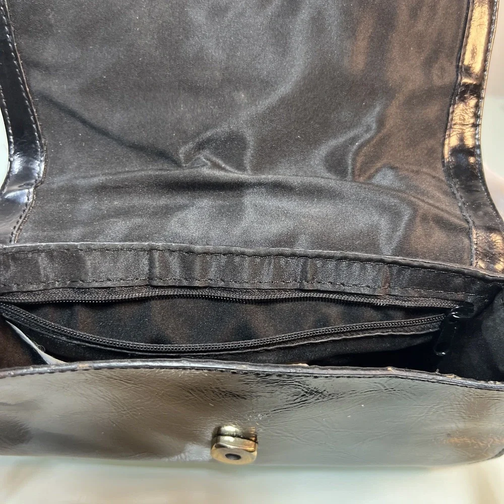 Liz Claiborne Black Patent Leather Flap Shoulder Bag Classic Evening Purse‎
